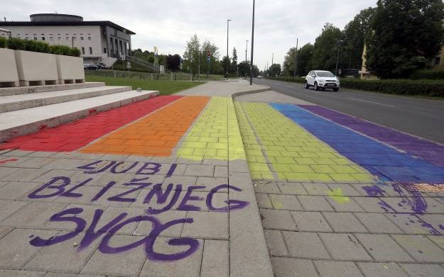 Stranka Za grad traži da se javne površine i fasade u Zagrebu hitno očiste od govora mržnje