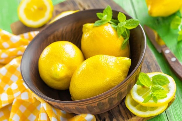Osim za limunadu: Zanimljivi načini na koje možeš upotrijebiti limun u kućantvu