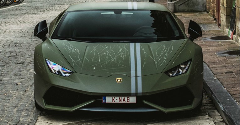 Parkirao ljepotana, a ujutro pronašao "uništeni" Lamborghini