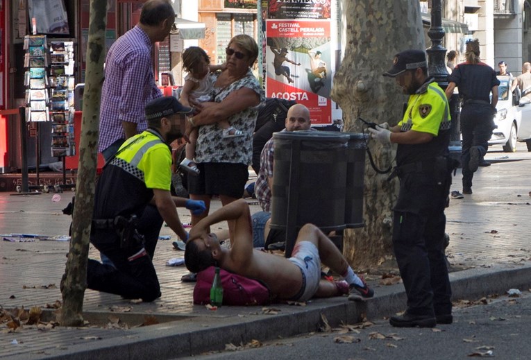 JEDAN TERORIST JOŠ NA SLOBODI Španjolski ministar: "Uništili smo ćeliju koja stoji iza napada"