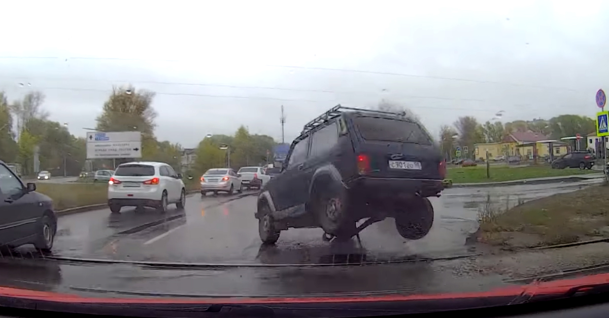VIDEO Kako je legendarna Niva pokleknula na moskovskom asfaltu