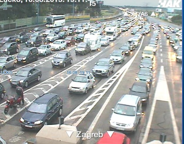 Vraćate se s mora? Naoružajte se strpljenjem, čekaju vas kolone i duga čekanja