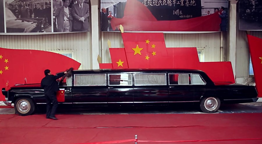 Upoznajte strastvenog kolekcionara: Vozi se javnim prijevozom, a ima preko 200 automobila