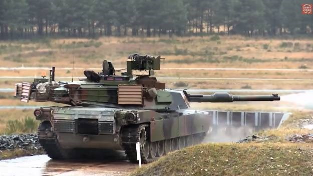 U Latviju stižu američka oklopna vozila M1A2 Abrams i M2A3 Bradley