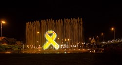 Zagrebačke fontane zasvijetlile u zlatnom za djecu oboljelu od malignih bolesti