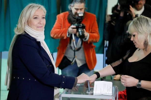 Nakon upozorenja o građanskom ratu Francuzi izlaze na drugi krug pokrajinskih izbora