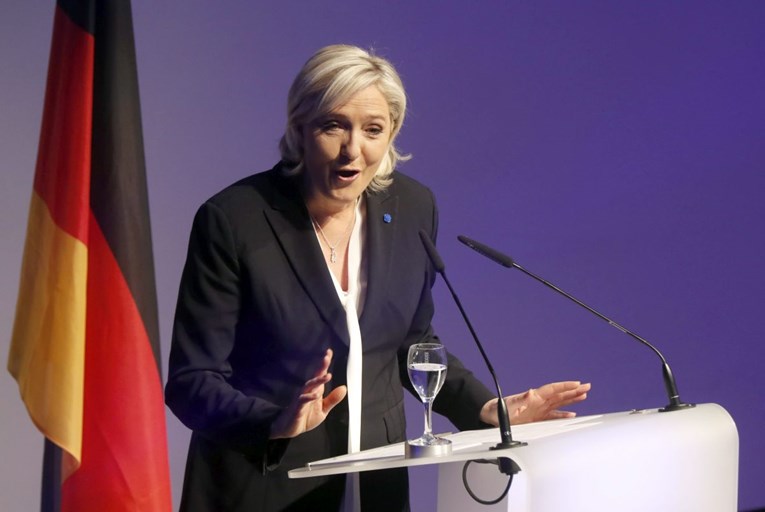 Le Pen počela kampanju, najavljuje napuštanje eura, NATO zapovjedništva i tvrdi stav prema migrantima