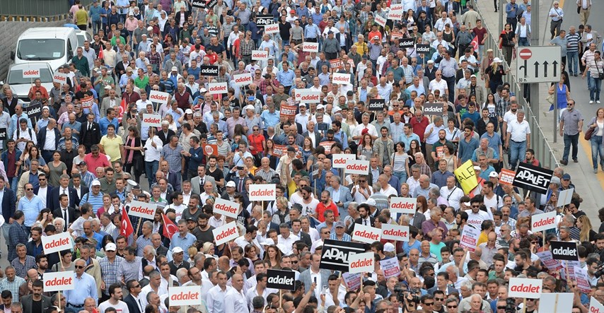 VIDEO Marš pravde u Turskoj: Oporba završava 400 kilometara dug prosvjedni hod
