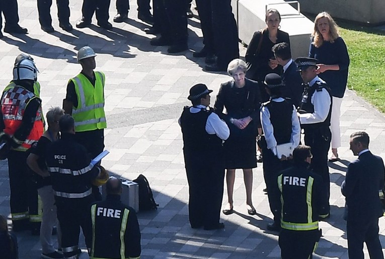 May na udaru zbog tragedije u Londonu, nije se ni susrela s preživjelima