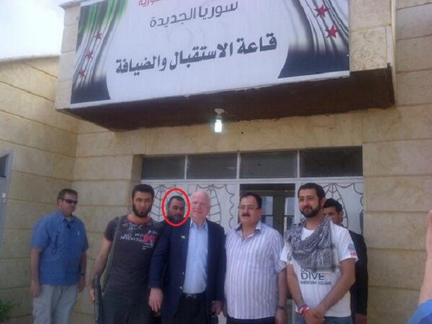 Što John McCain radi na fotki s kalifom ISIL-a Al-Bagdadijem?