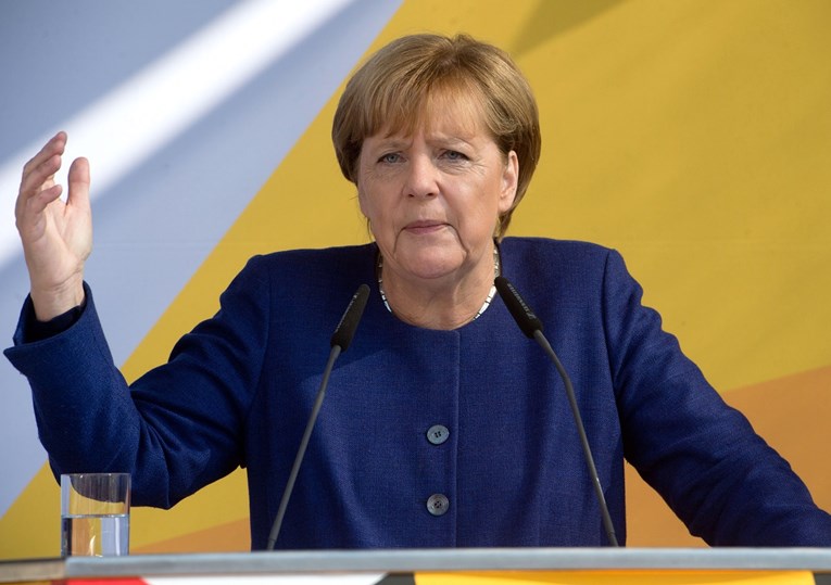 Angela Merkel gubi potporu Nijemaca, sve više ih smatra da treba otići