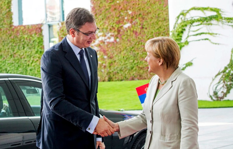 Merkel podržala Vučića, tvrde srpski mediji