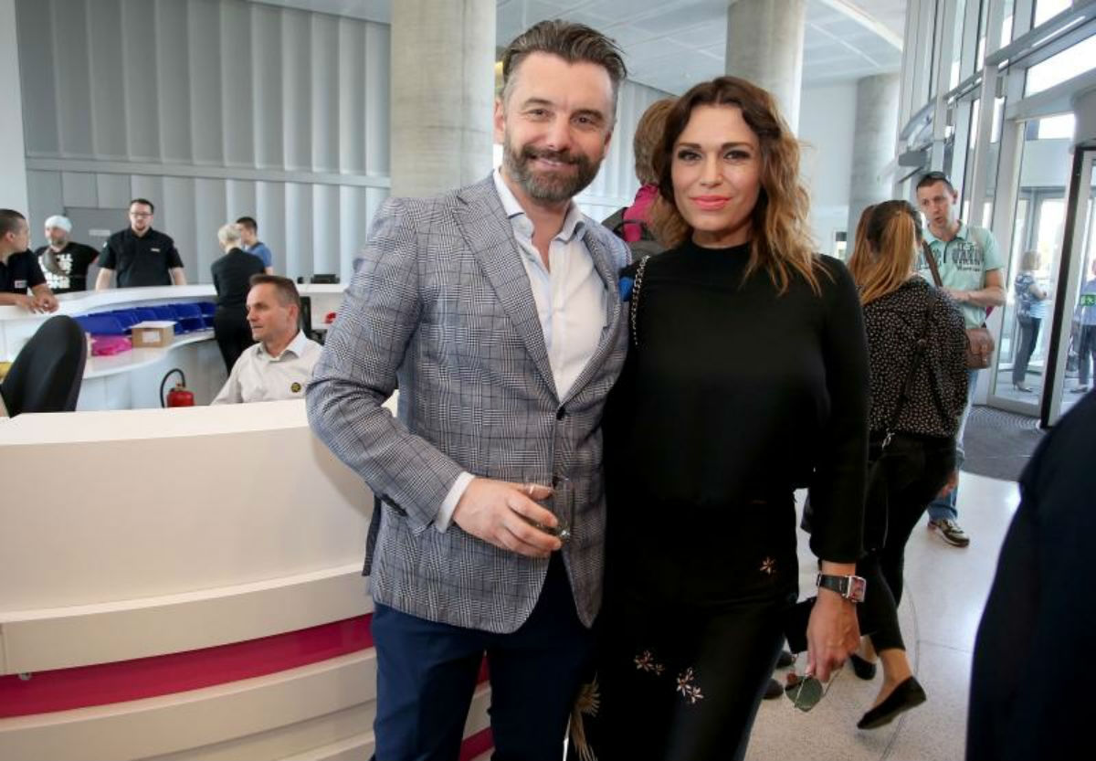 Domaća ljepotica Mila Horvat u hit hlačama s pticama