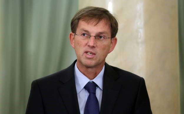 Slovenci bi na izborima najviše glasova opet dali Ceraru