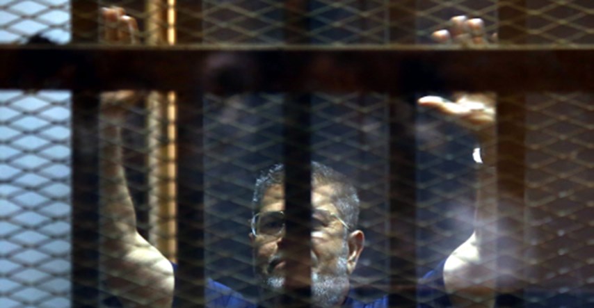 Egipat: Deseci Mursijevih pristaša osuđeni na teške zatvorske kazne