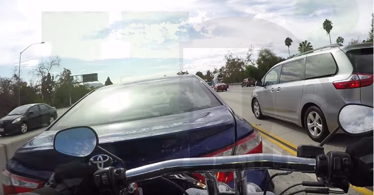 VIDEO Motociklist snimio nesreću i postao hit na internetu