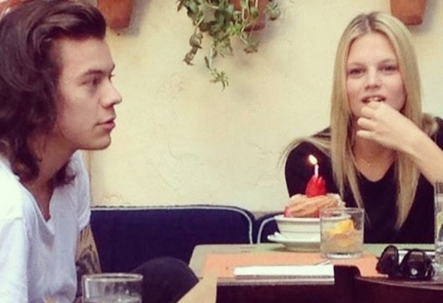 Kako mu samo uspijeva: Tko je nova sexy djevojka Harryja Stylesa?