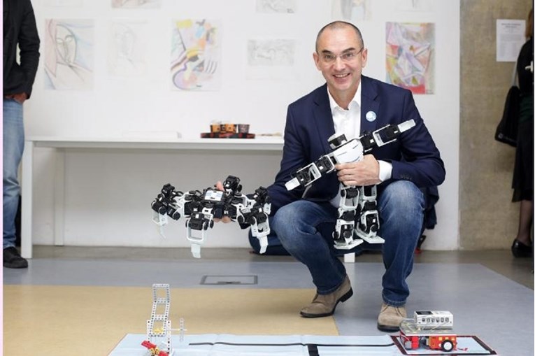 VIDEO Nenad Bakić pokreće međunarodno natjecanje u robotici