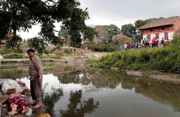Žrtve potresa u Nepalu još čekaju pomoć, broj mrtvih mogao bi narasti do 10.000
