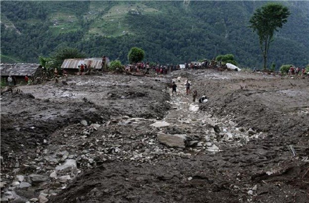 Odroni u Nepalu uništili dva sela, poginulo 29, nestalo desetak ljudi