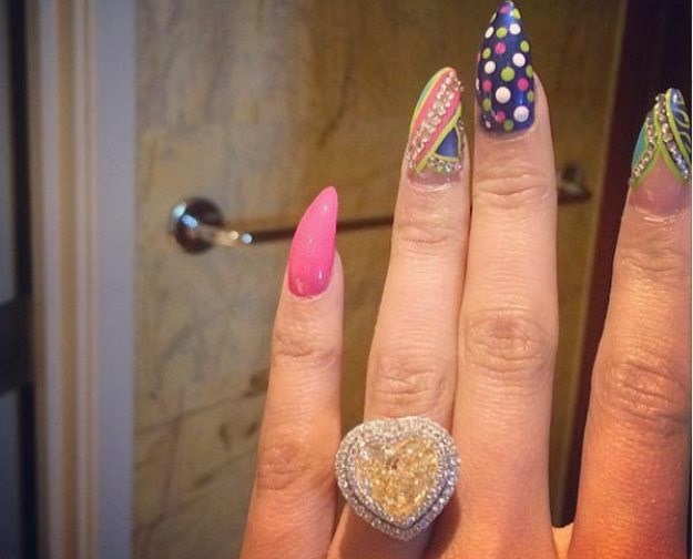 Sretne vijesti: Nicki Minaj na Instagramu se pohvalila skupocjenim zaručničkim prstenom