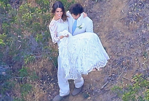Mladoženja u bijelom: Prve fotke s vjenčanja Iana Somerhaldera i Nikki Reed