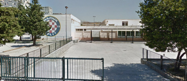 Ravnateljica splitske škole prikliještila vratima prste tajnici, ova je prijavila policiji