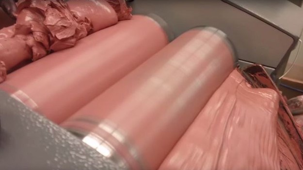 VIDEO: Pogledajte kako izgleda proces stvaranja ruža za usne od samog početka