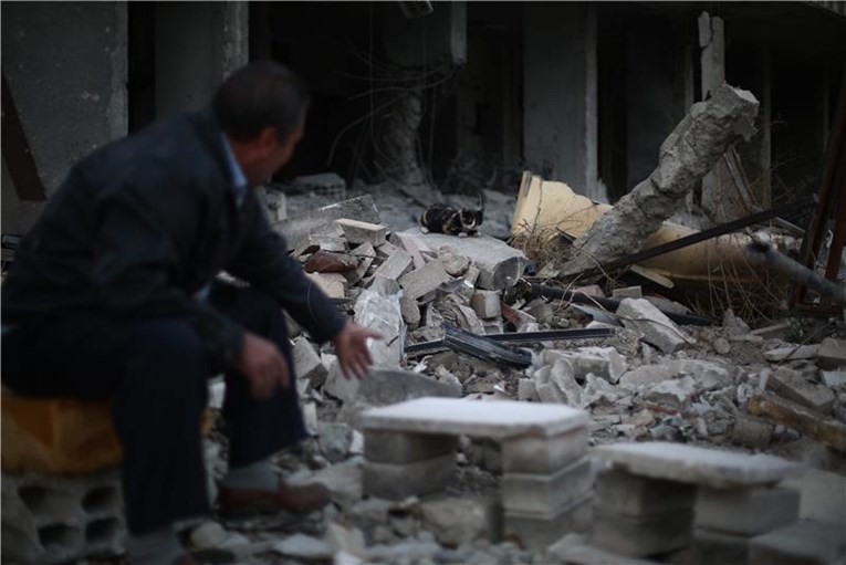 Sirijski pobunjenici: Svakom tko bombardira naš narod očitat ćemo lekciju