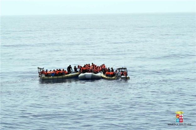 U dva brodoloma u Sredozemnom moru utopilo se 250 migranata