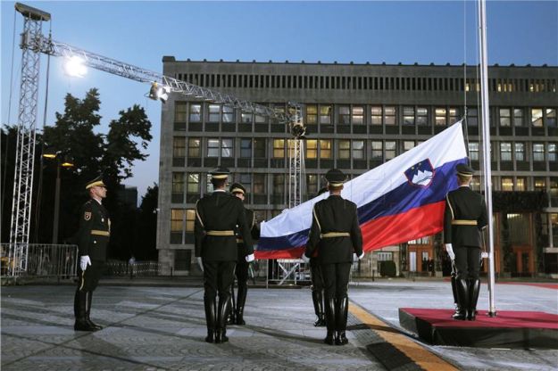 Da se danas održava referendum Slovenci bi glasali za ostanak u EU