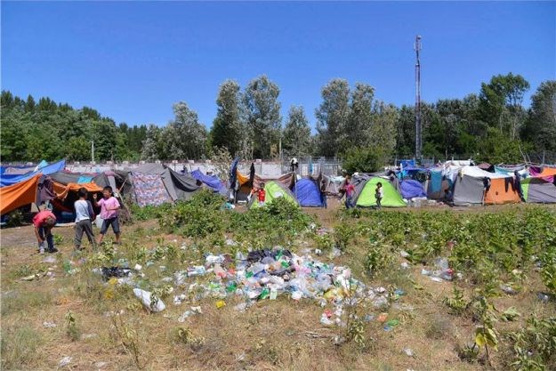 Oko 1.500 migranata čeka na granici Srbije s Mađarskom