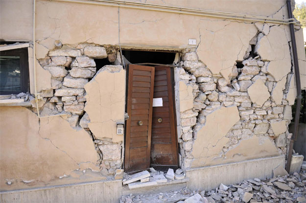 POGLEDAJTE Snimke i fotografije s društvenih mreža, ovako se jutros tresla Italija, uništena bazilika