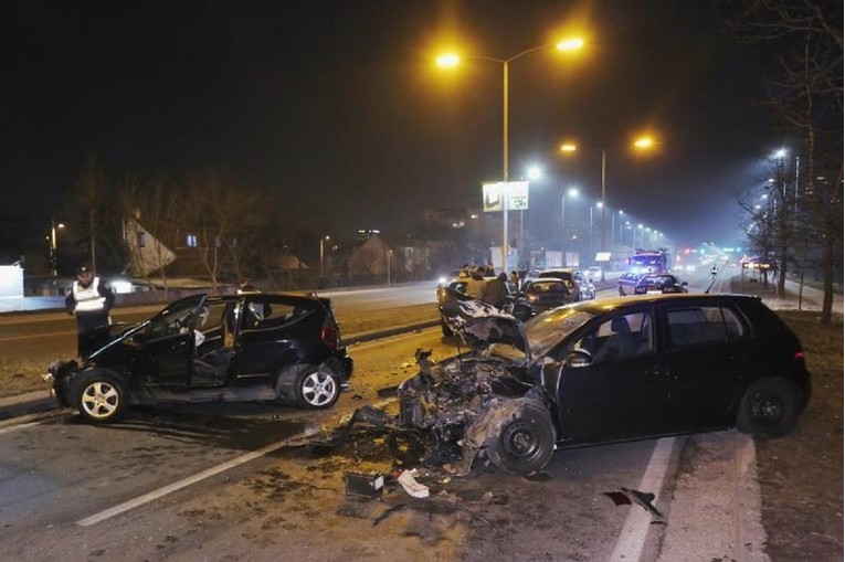 Lančani sudar šest automobila u Zagrebu, troje ozlijeđenih