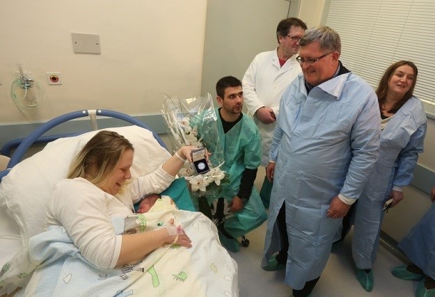 Prva beba u Hrvatskoj u novoj godini rođena je tek tri sekunde nakon ponoći