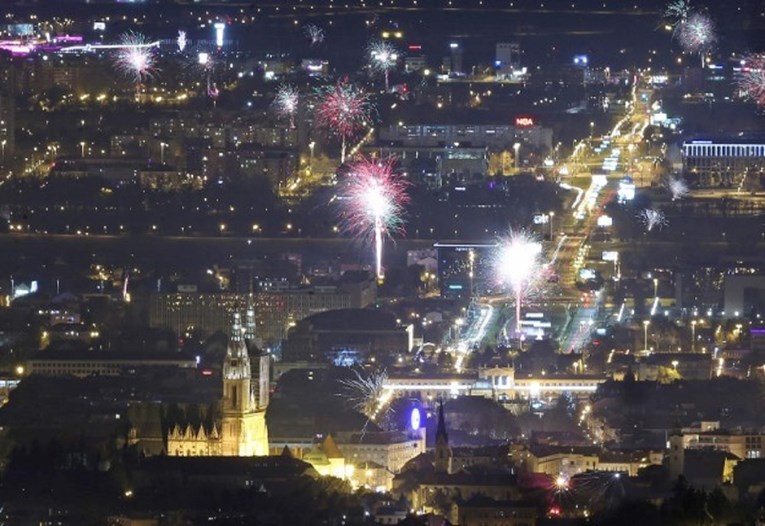 FOTO Pogled na zagrebački novogodišnji vatromet s Medvednice je spektakularan