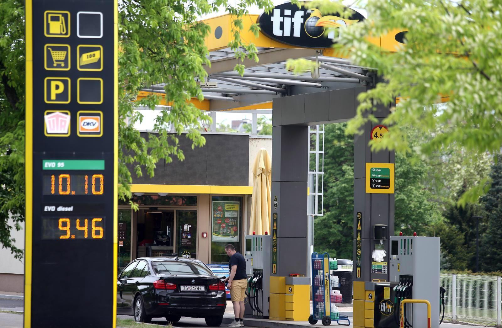 Cijena benzina u Hrvatskoj prešla 10 kuna