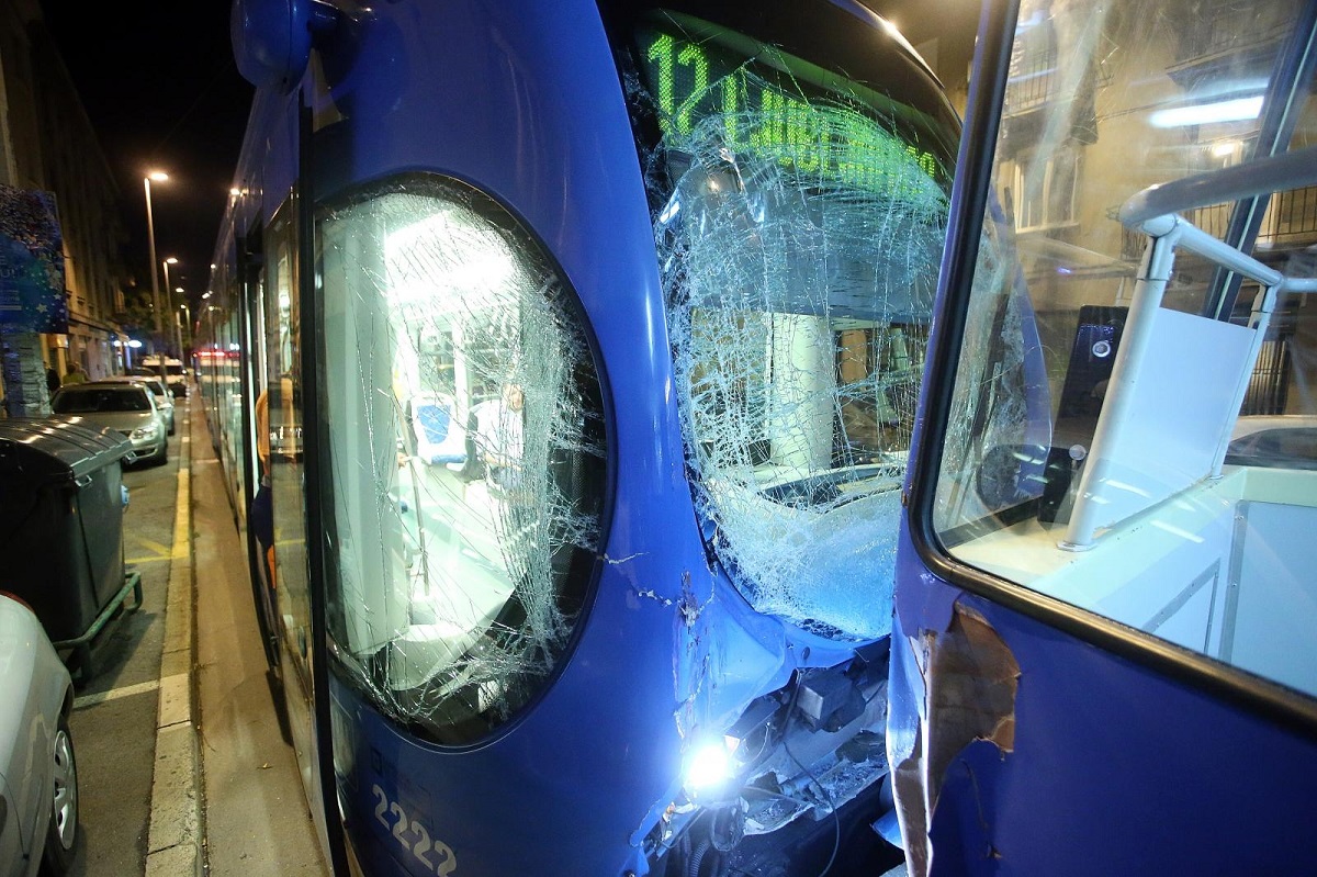 IMA OZLIJEĐENIH U Zagrebu se sudarila dva tramvaja i auto