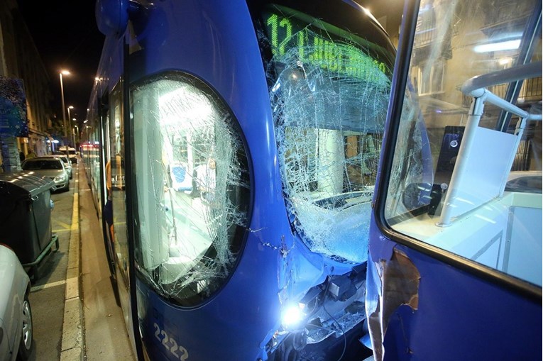 IMA OZLIJEĐENIH U Zagrebu se sudarila dva tramvaja i auto