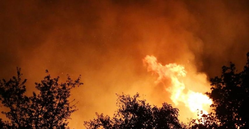 Od utorka gori kod Kistanja, požar gasi 300 vatrogasaca