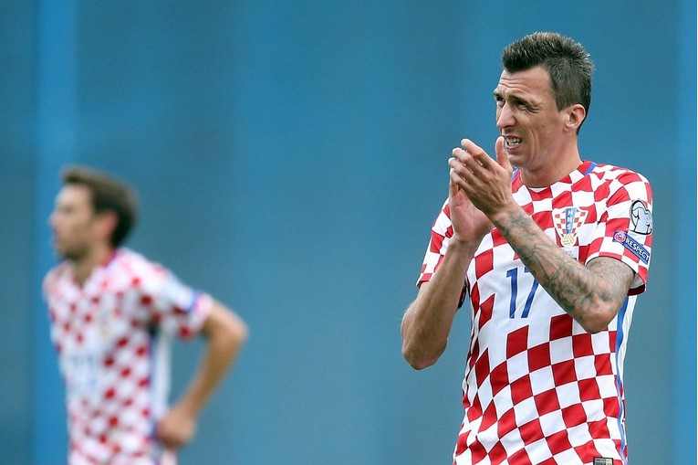 MANDŽO NA TURKE S ČETIRI ŠAVA "Poznavajući njega, stisnut će zube"