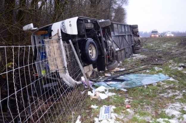 S autoceste sletio beogradski autobus, tri putnika u teškom stanju: "Svi su se derali, izbila je panika"