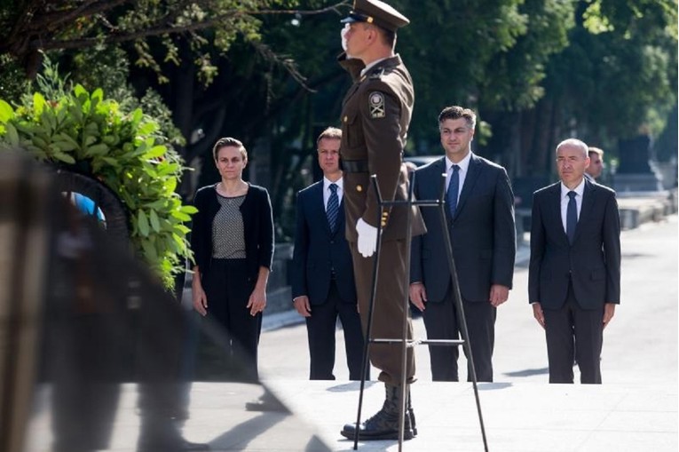 DRŽAVNI VRH NA MIROGOJU "Olujom je slomljen san o Velikoj Srbiji"