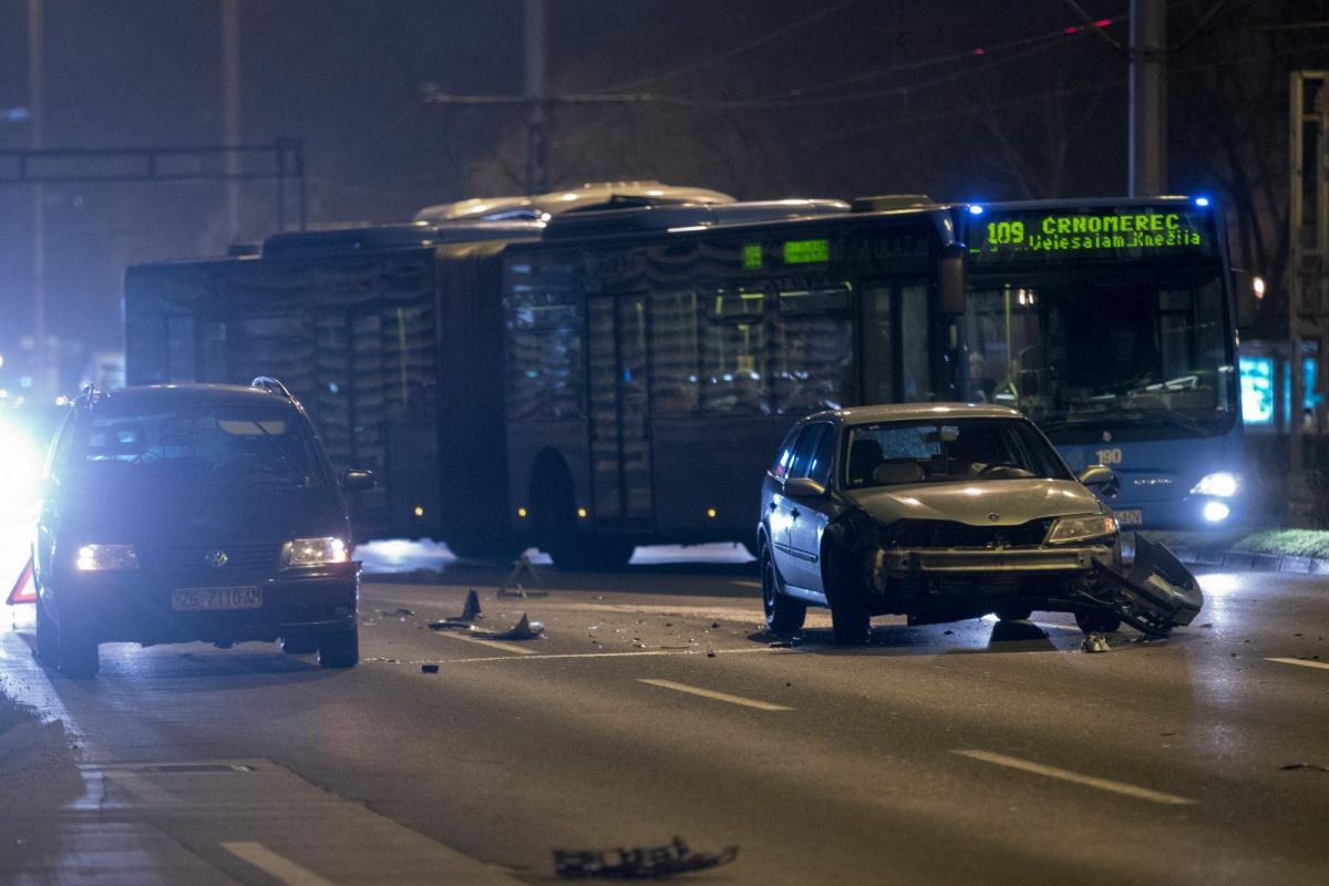 Prometna nesreća na zagrebačkoj Aveniji Dubrovnik, nastala je golema gužva u prometu