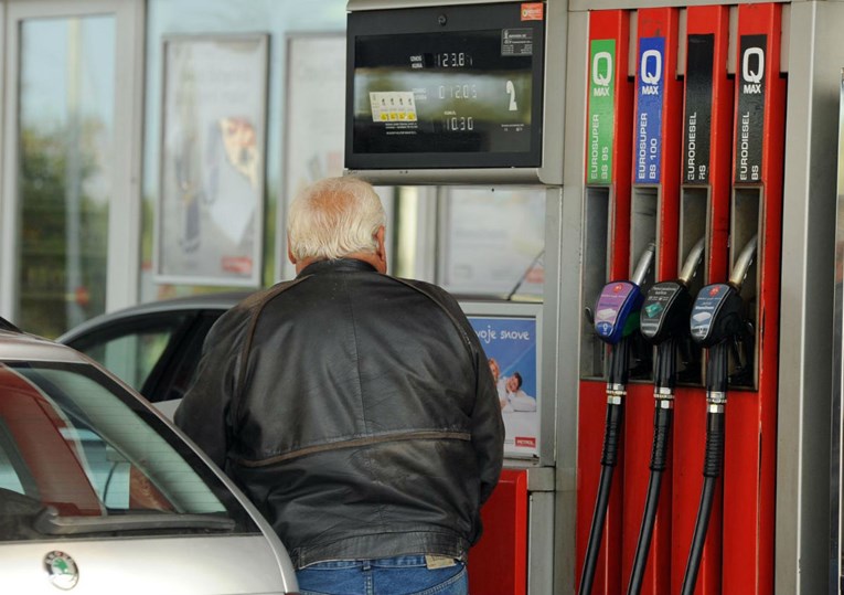 NOVO POSKUPLJENJE Cijena benzina debelo preko 10 kuna