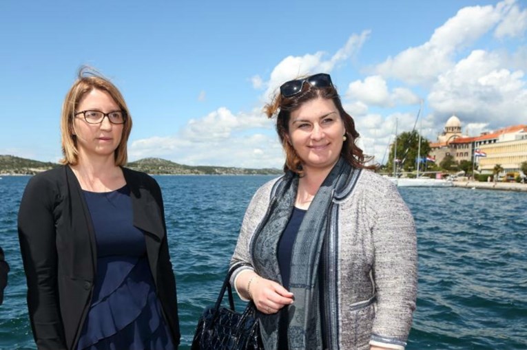 FOTO Dok Hrvatsku trese kriza vlasti, HDZ-ovi ministri se sunčaju uz more