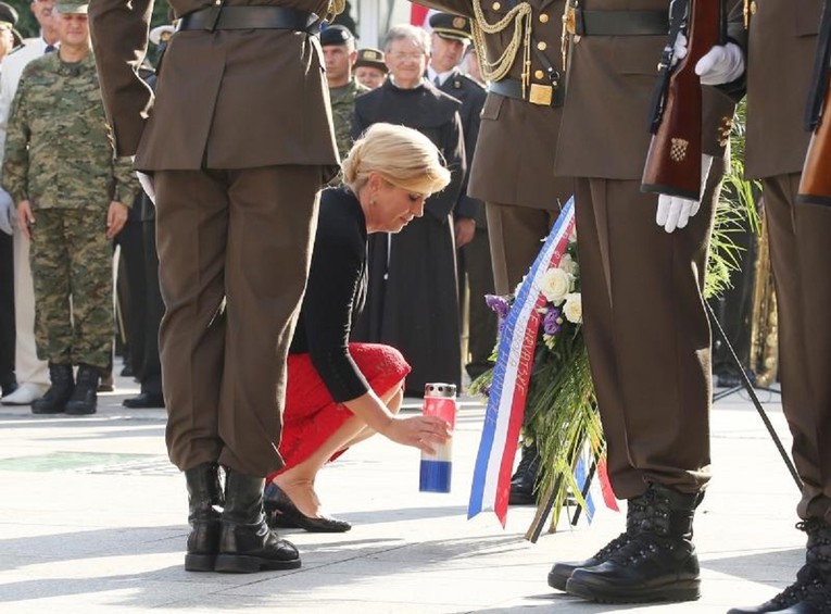 Kolinda u Kninu: Trebamo se pokloniti srpskim žrtvama