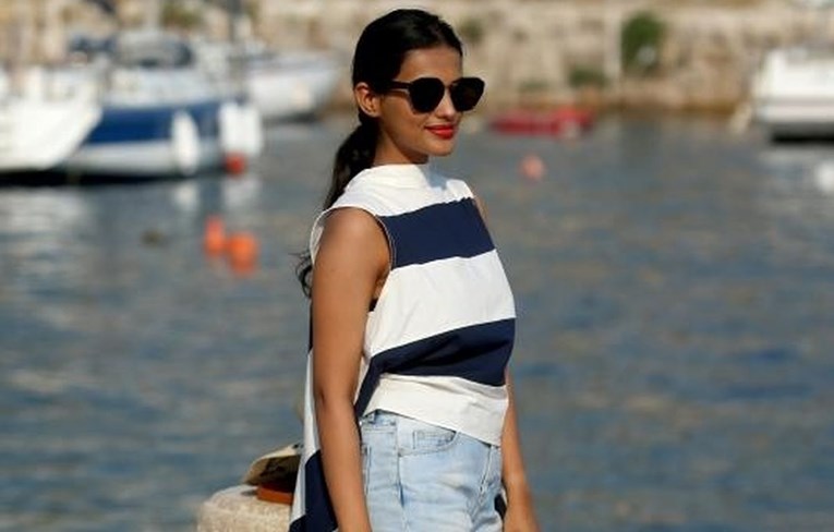 FOTO Ljepotica u koju su svi gledali: Atraktivno odjevena djevojka prošetala Dubrovnikom