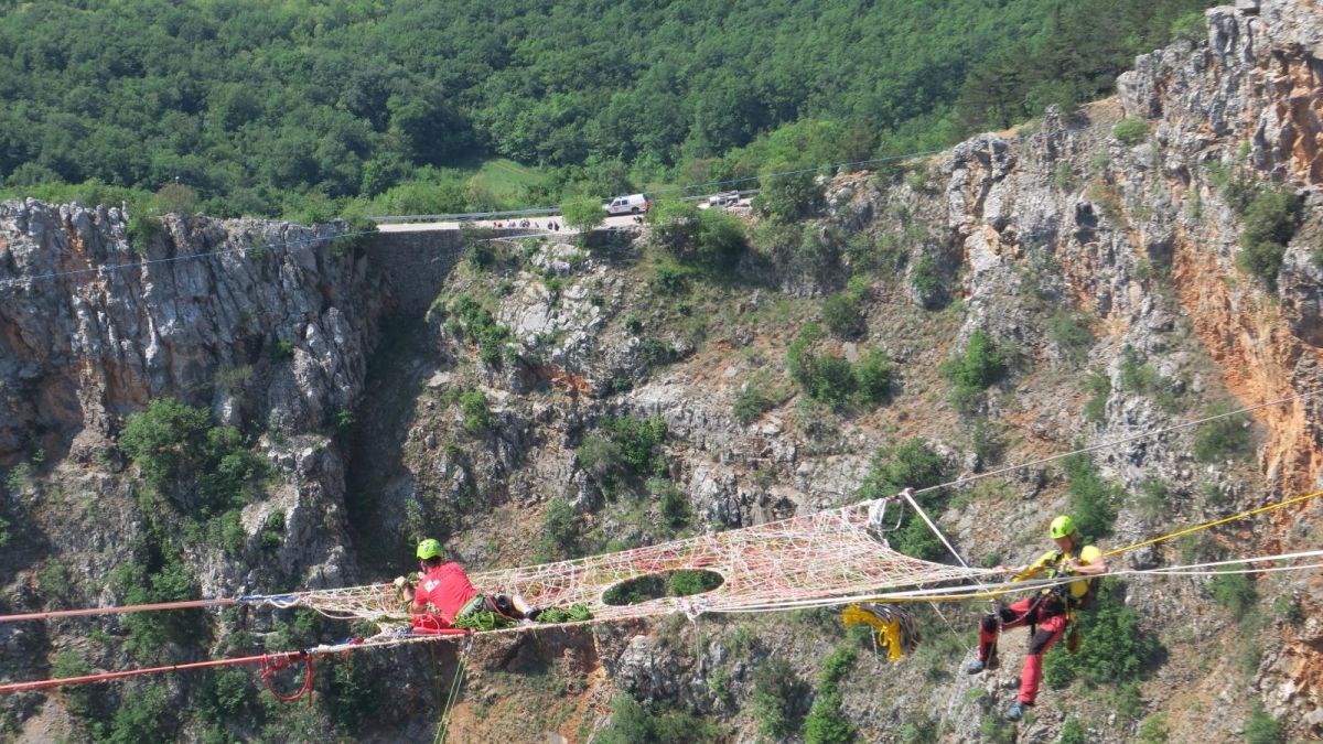 Da ti srce stane: Pogledajte što je grupa Francuza radila iznad Crvenog jezera