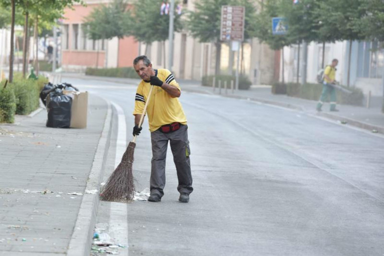 MRTAV GRAD Pogledajte kako ulice Knina izgledaju dan nakon proslave "Oluje"